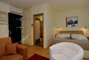 suite-04-1-prasino-galazio